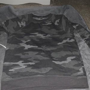 american eagle camo crewneck